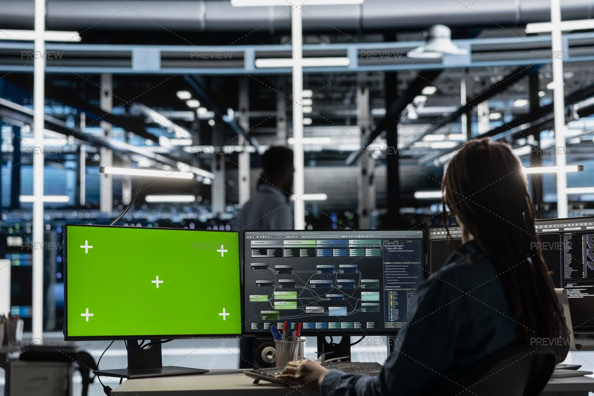 Pro Screen For Developer Developer In Data Center At Green Screen PC Uses Ai Machine Learning ...
