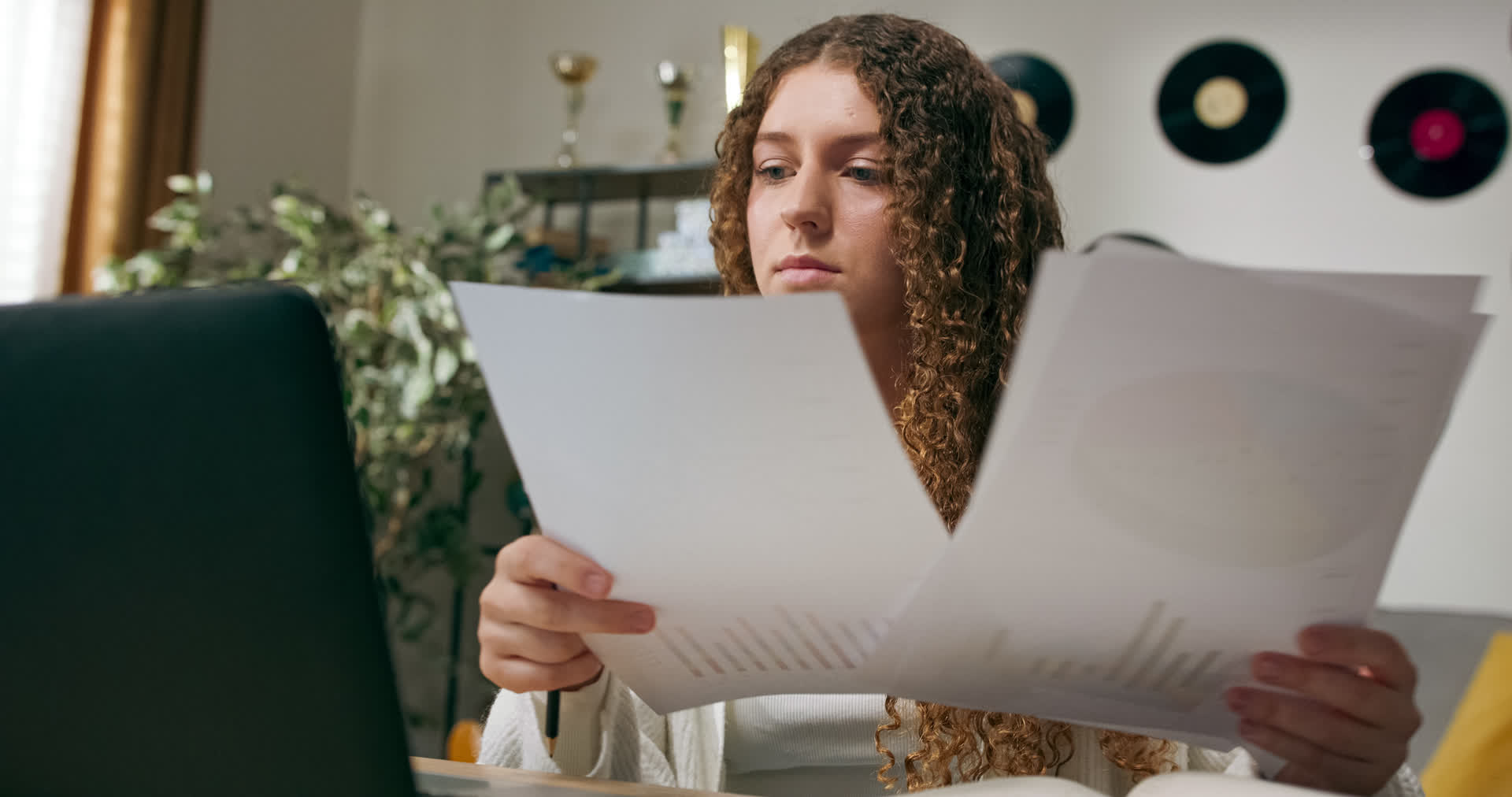 feature image of How to Read a Seller’s Disclosure Before Making an Offer